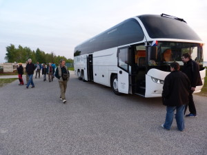 Náš autobus u Gabčíkova. Ráno bola hrozná zima.