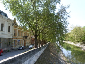 Esztergom: Platanové nábrežie na brehu Malého Dunaja.