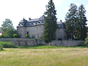 Škola v Burgwindheime, bez jašteríc.