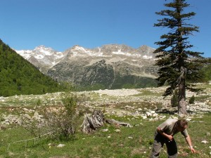 Radek, za ním štíty Parc Nacional  d´Algüestortes i Estany de Sant Maurici zo zápanej  strany. 